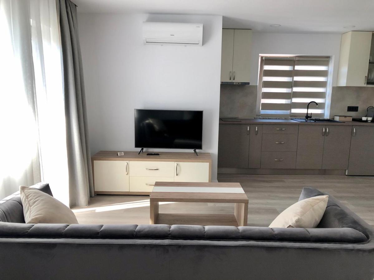 Modern And New Apartments In North Of Timisoara - Pnm Residence Uisenteş Exterior foto