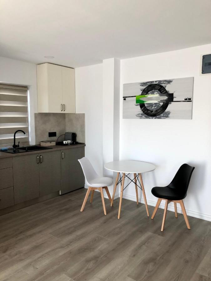 Modern And New Apartments In North Of Timisoara - Pnm Residence Uisenteş Exterior foto